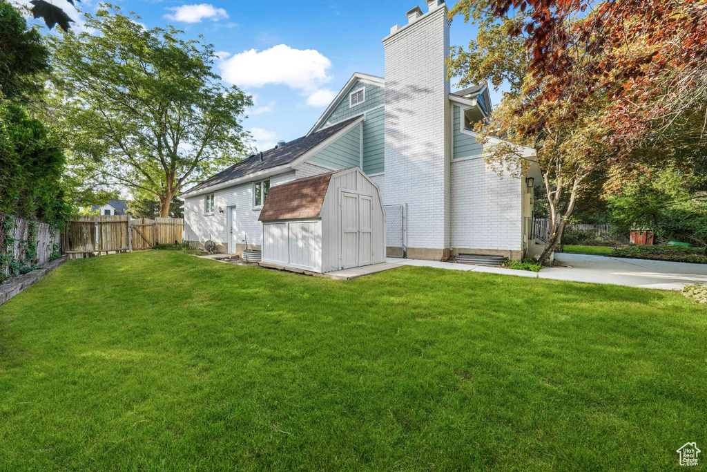 8965 S QUAIL RUN DR Sandy, UT 84093