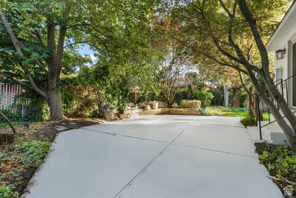 8965 S QUAIL RUN DR Sandy, UT 84093