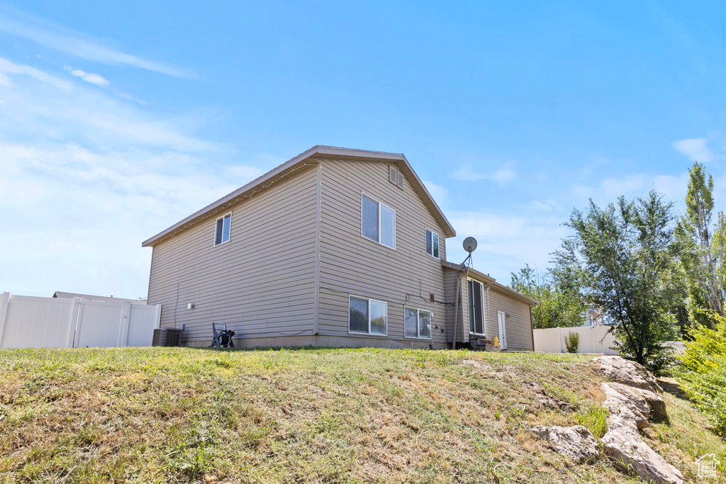 2121 N 550 W Clinton, UT 84015