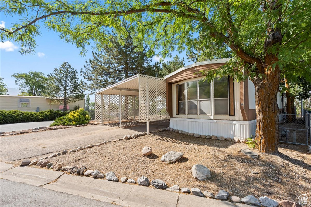 Photo 4 for MLS #2105798 at 2875 N Hill Field Rd #17