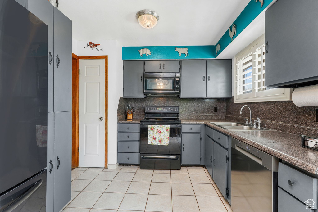 5647 S SARAH JANE DR Salt Lake City, UT 84118