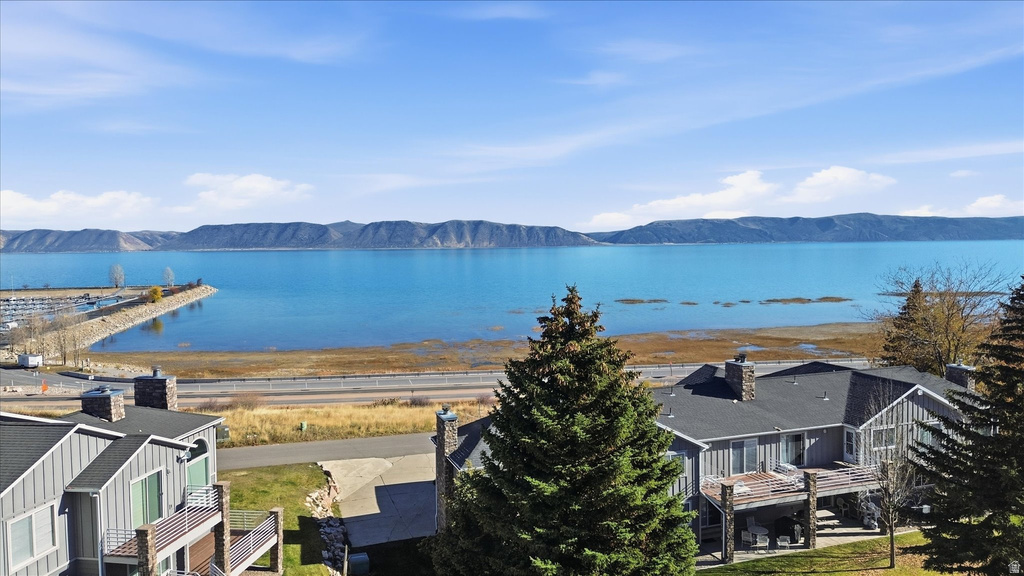 929 N HARBOR VILLAGE EAST DR #216B Garden City, UT 84028