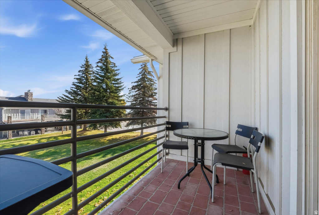 929 N HARBOR VILLAGE EAST DR #216B Garden City, UT 84028