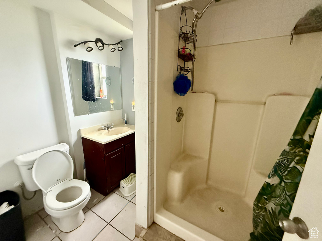 5242 S HAMLET CIR Kearns, UT 84118