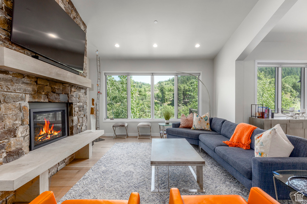 Photo 3 for MLS #2105893 at 158 Ridge Ave