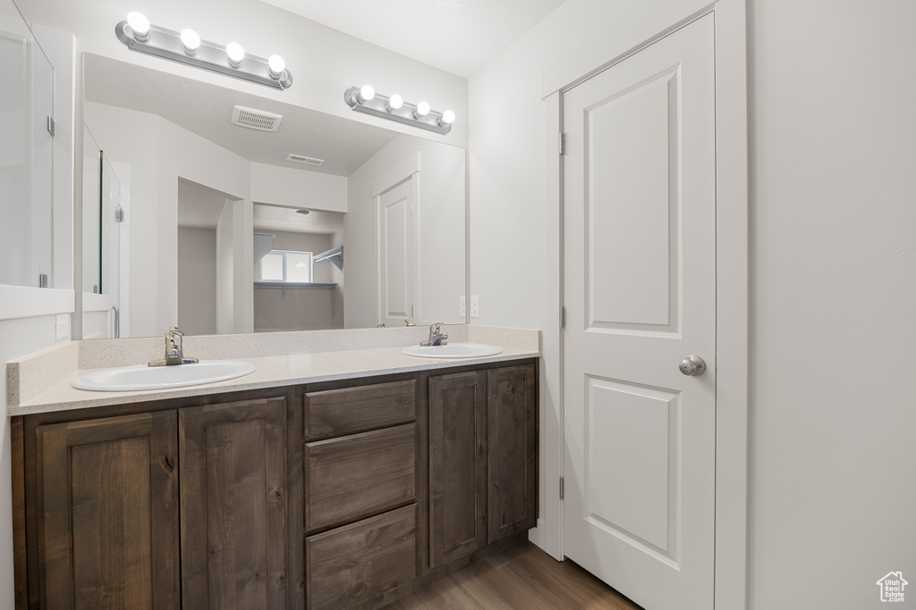 Photo 22 for MLS #2105919 at 4011 S Woodland Ave #323