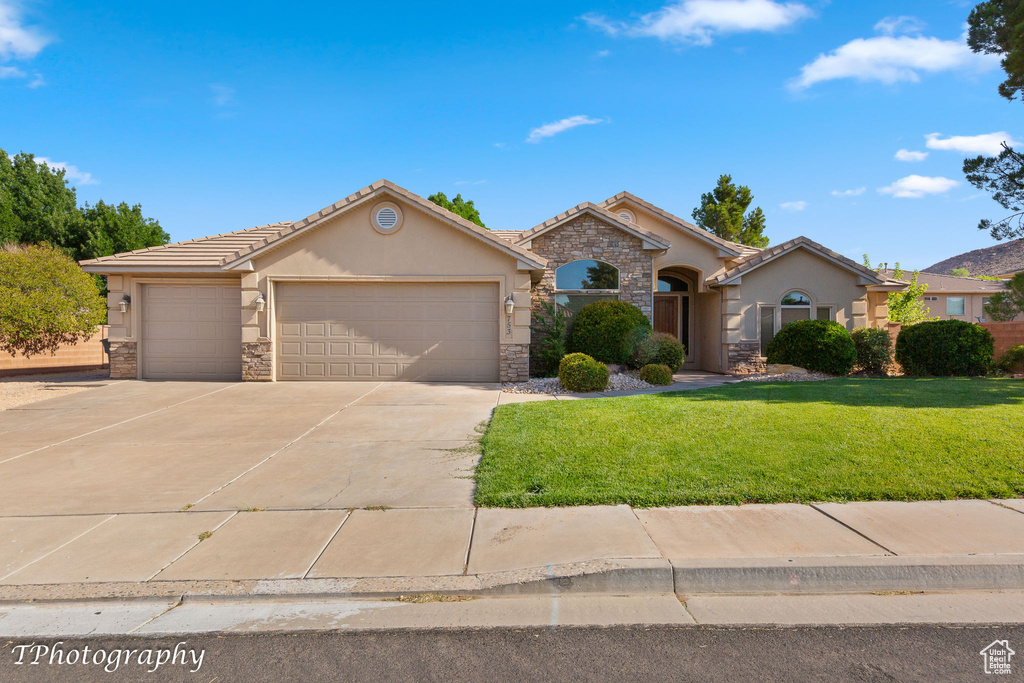 Photo 2 for MLS #2105932 at 753 E Castle Stone Dr