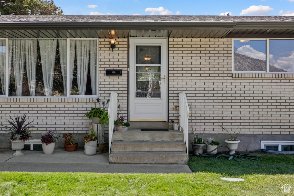 Photo 3 for MLS #2105951 at 505 N 500 East