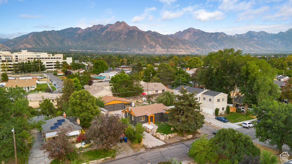 Photo 3 for MLS #2105960 at 3957 S 1000 East