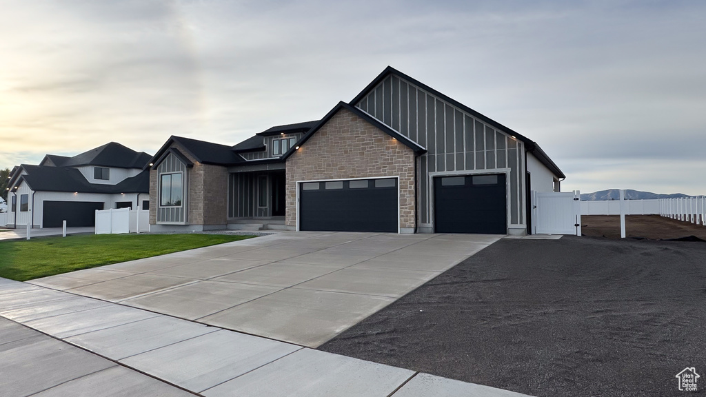 Photo 2 for MLS #2105968 at 344 E Dutton Ct #102
