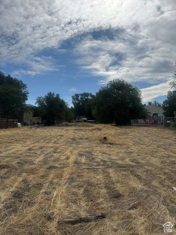 Photo 4 for MLS #2105973 at 261 N Redwood Rd #1