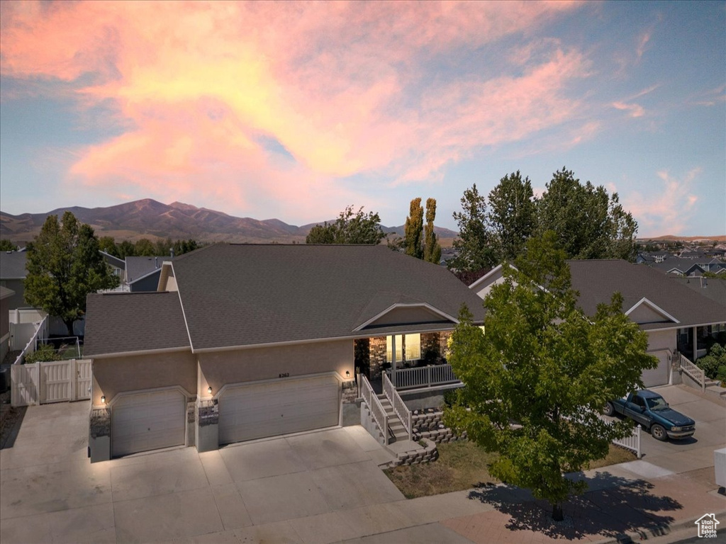 8262 S PIN OAK DR West Jordan, UT 84081