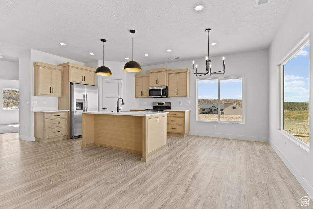 Photo 8 for MLS #2105986 at 980 W Rock View Dr