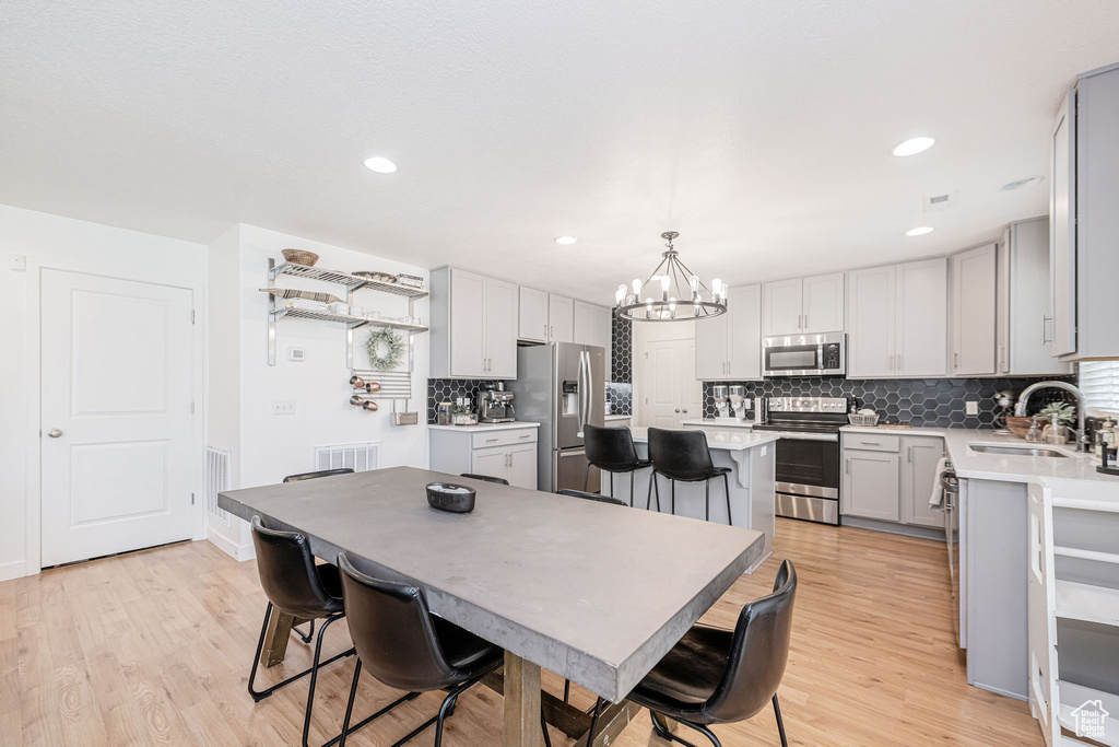 4203 W 6025 S Roy, UT 84067
