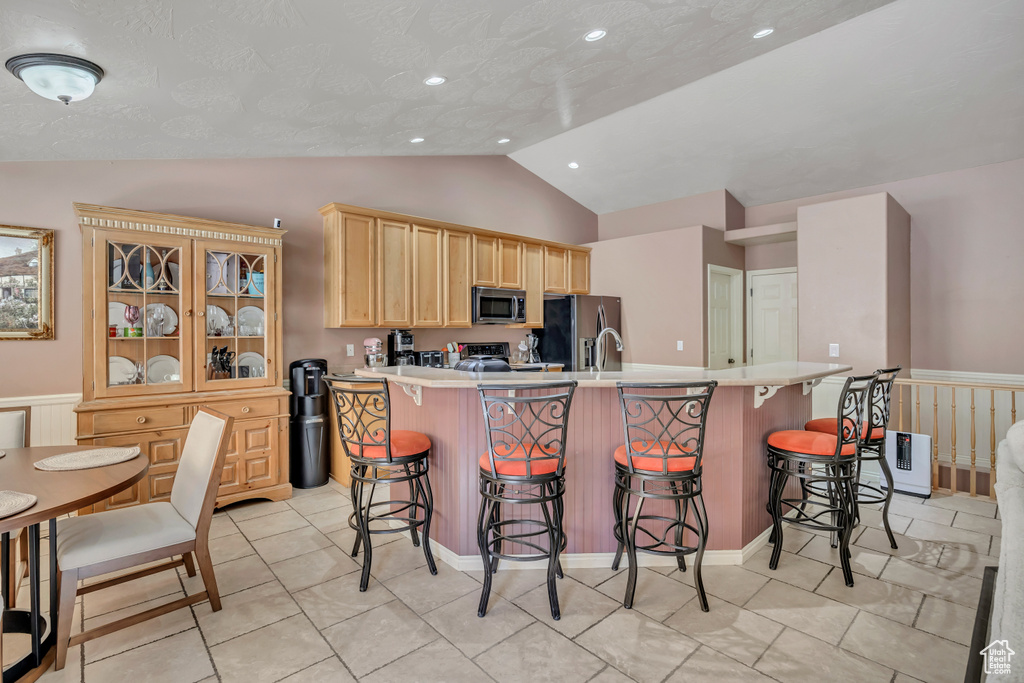 6248 S HIGH BLUFF DR West Valley City, UT 84118