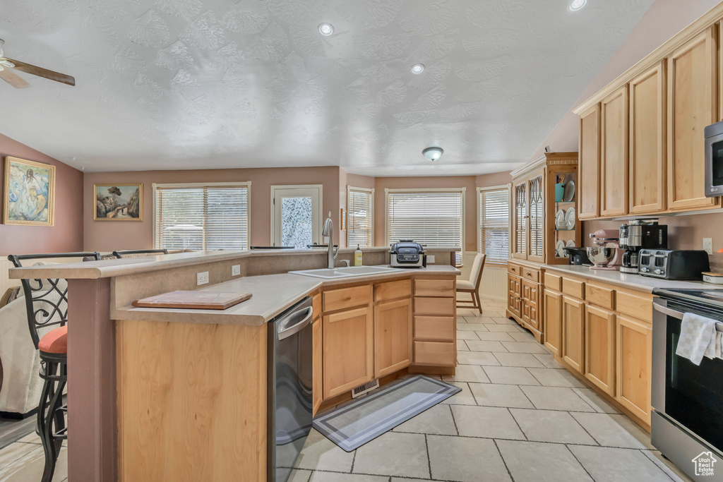 6248 S HIGH BLUFF DR West Valley City, UT 84118