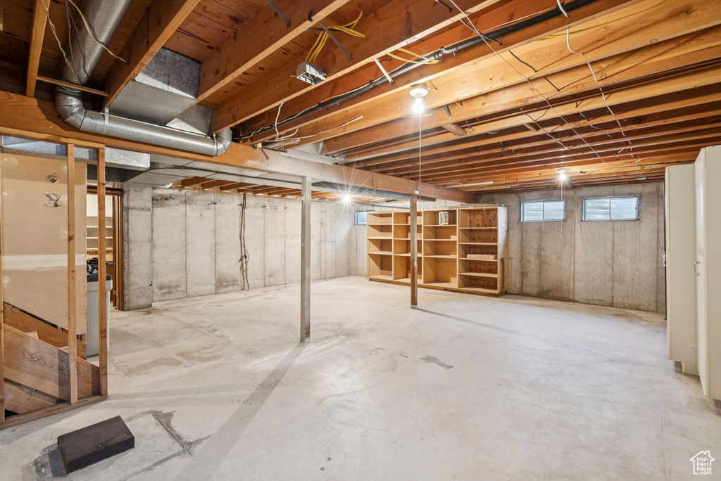 1601 W 4450 S Roy, UT 84067