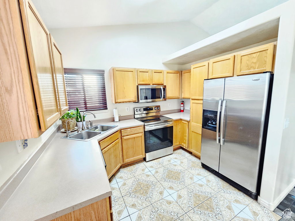 Photo 5 for MLS #2106039 at 1164 S Prospect St
