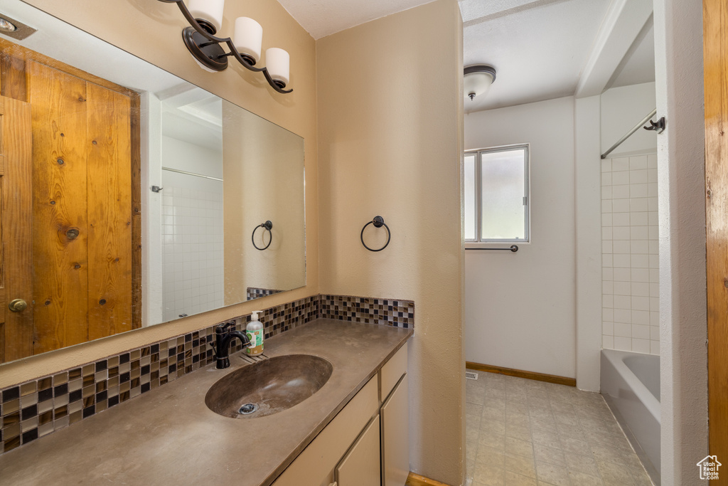 Photo 36 for MLS #2106045 at 709 W Bartlett Cir