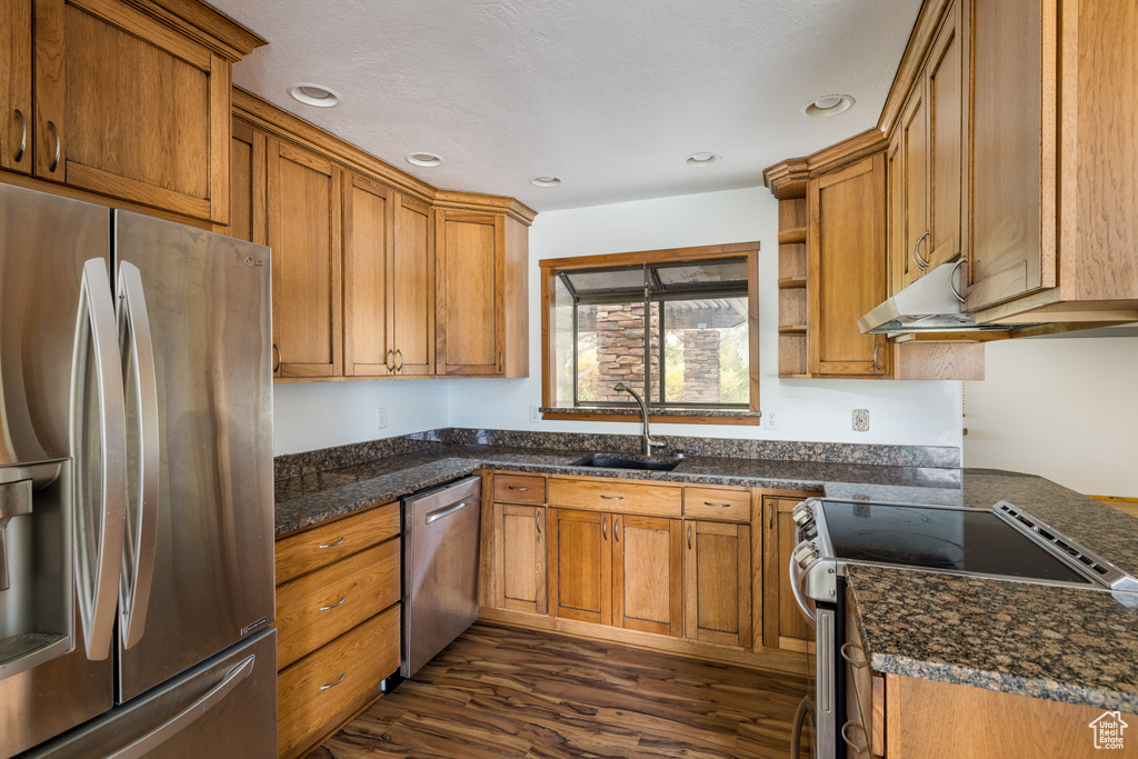 Photo 7 for MLS #2106045 at 709 W Bartlett Cir