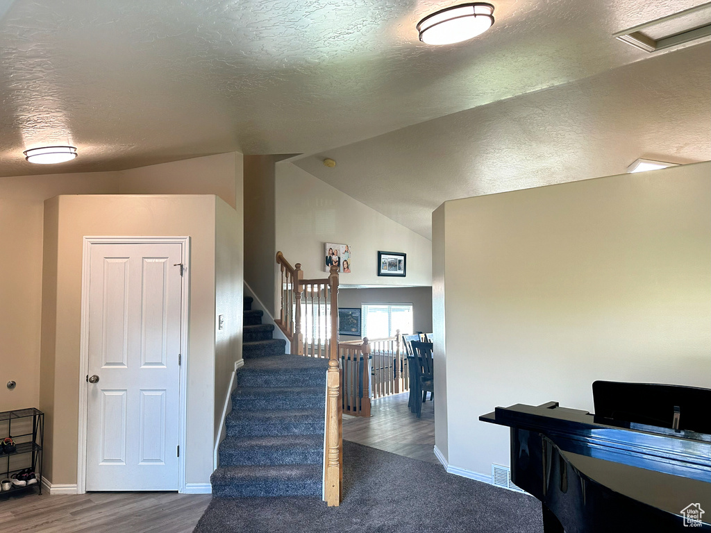 Photo 3 for MLS #2106047 at 158 N Walton Ct