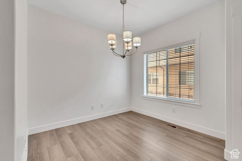 Photo 10 for MLS #2106107 at 5538 W Naples Dr #125