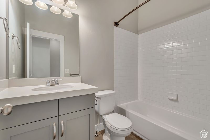 Photo 14 for MLS #2106107 at 5538 W Naples Dr #125