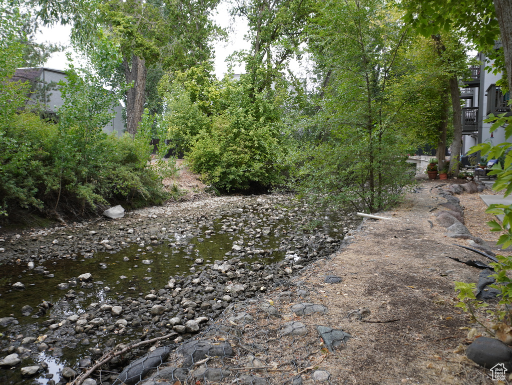 Photo 24 for MLS #2106116 at 450 E Creekside Cir #B