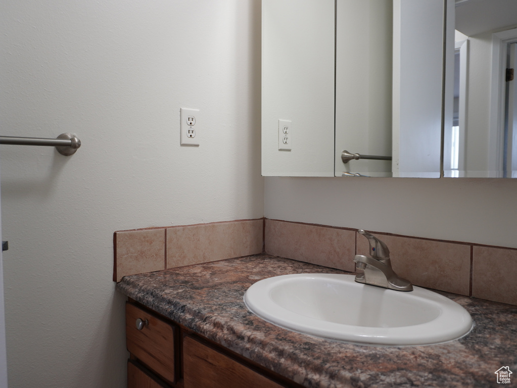 Photo 17 for MLS #2106116 at 450 E Creekside Cir #B