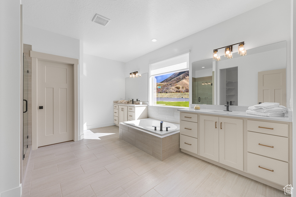 Photo 14 for MLS #2106149 at 2662 Eagle Dr #01