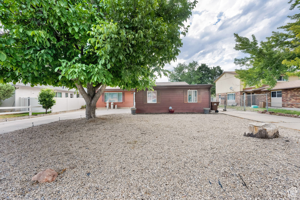 7436 S LAUNA ST Midvale, UT 84047
