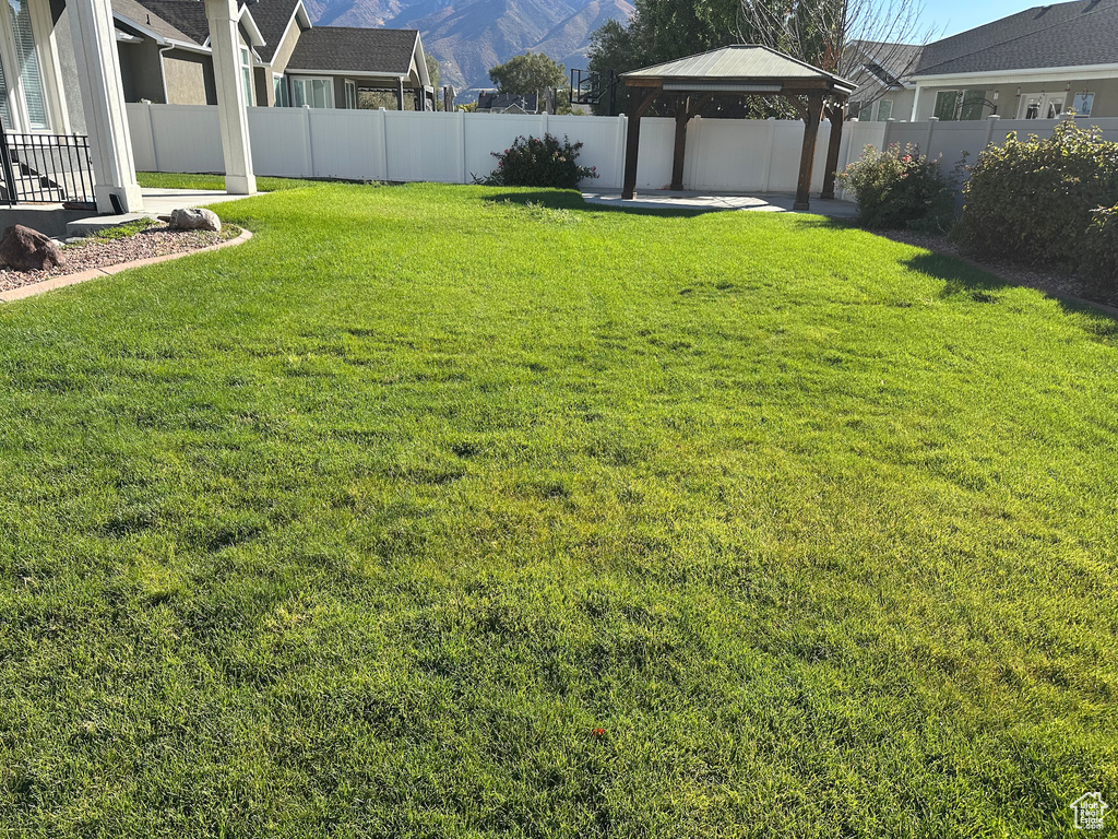 Photo 2 for MLS #2106179 at 172 E Hollybrook Cv