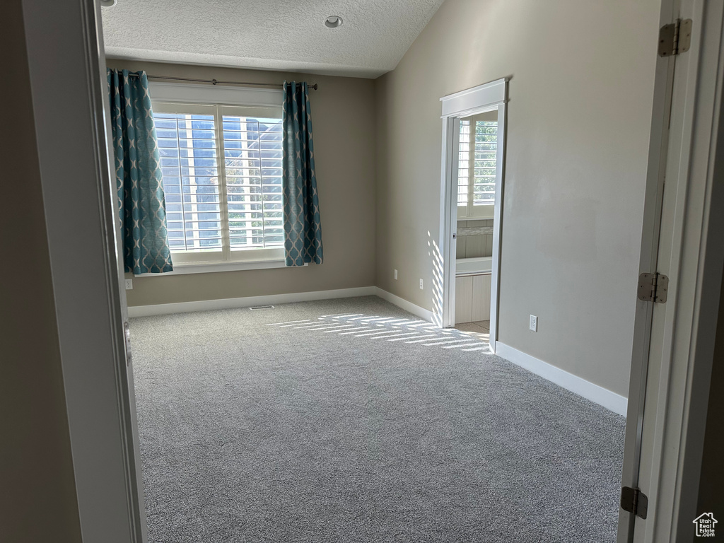 Photo 32 for MLS #2106179 at 172 E Hollybrook Cv