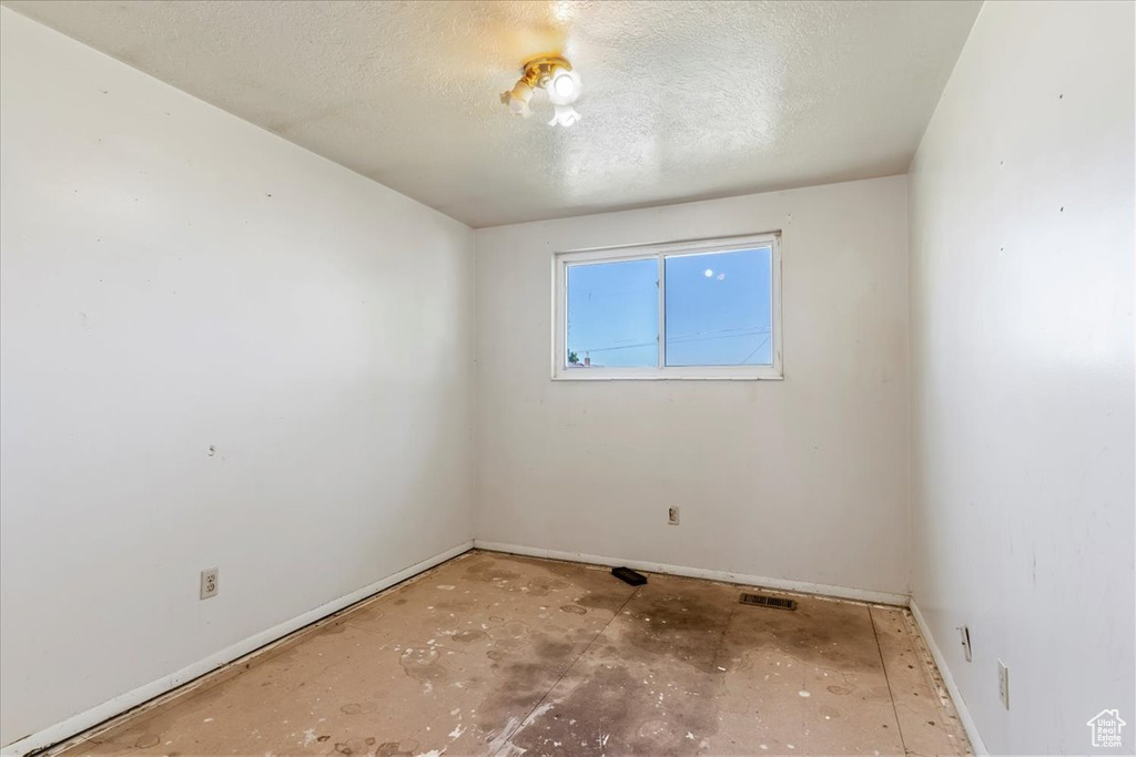 6559 W 4600 S Hooper, UT 84315