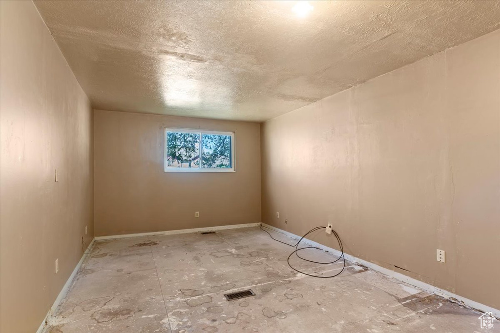 6559 W 4600 S Hooper, UT 84315