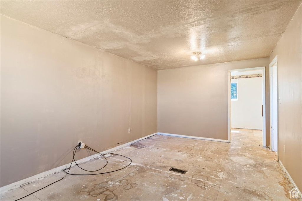 6559 W 4600 S Hooper, UT 84315