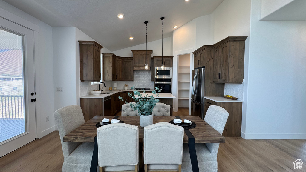 8260 N STRASSER CT #429 Lake Point, UT 84074