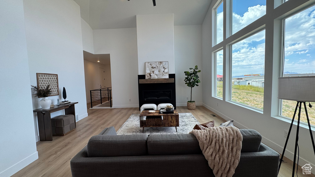 8260 N STRASSER CT #429 Lake Point, UT 84074