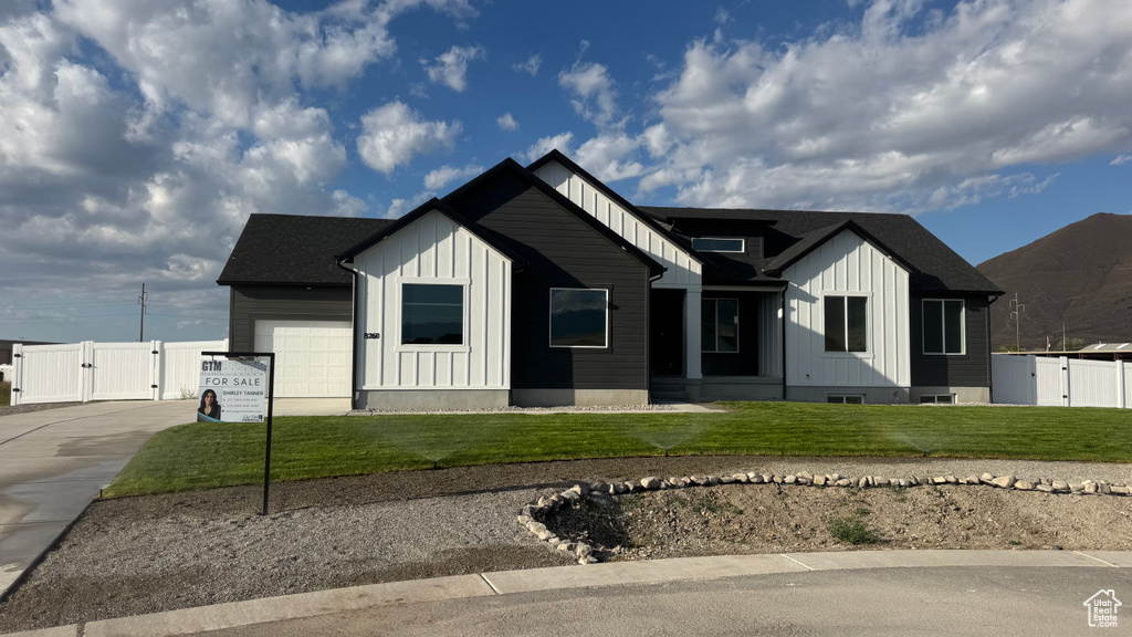 Photo 2 for MLS #2106202 at 8260 N Strasser Ct #429