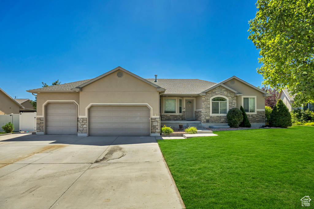 Photo 2 for MLS #2106203 at 5541 W Bellagio Way