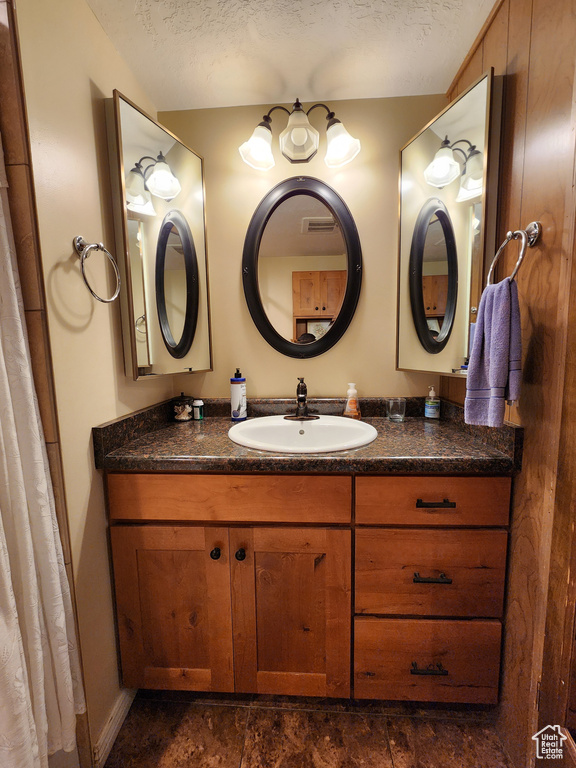 Photo 9 for MLS #2106222 at 5071 S Escondido St