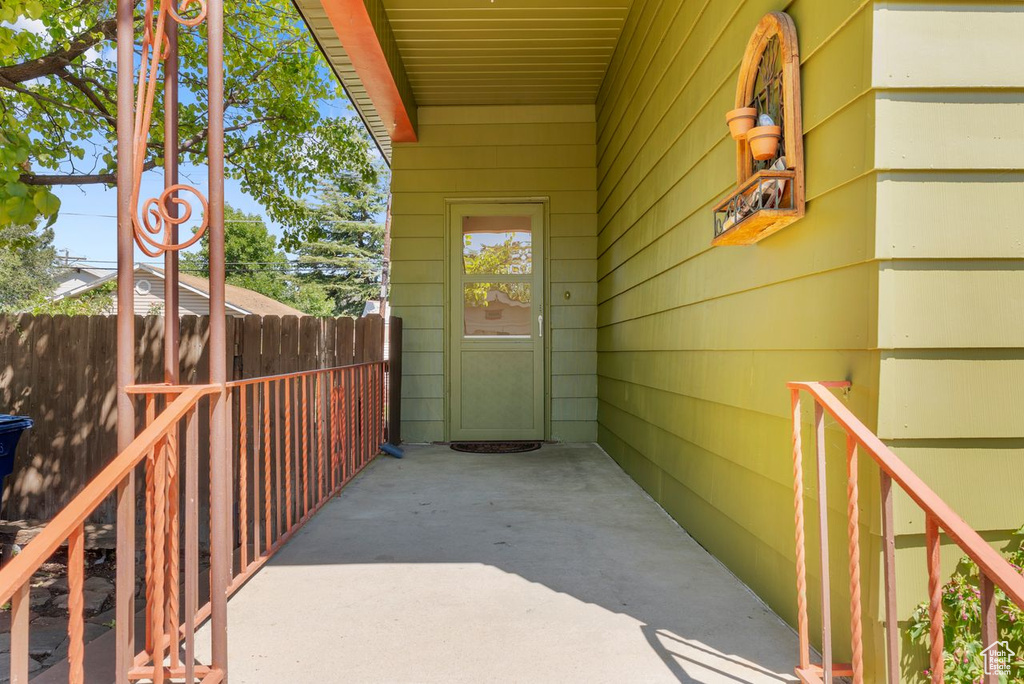 Photo 3 for MLS #2106224 at 1133 E Milton Ave