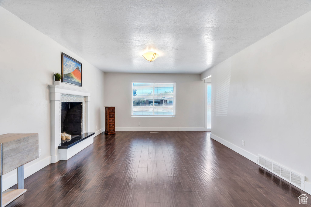 Photo 3 for MLS #2106247 at 2063 E Kane Cir