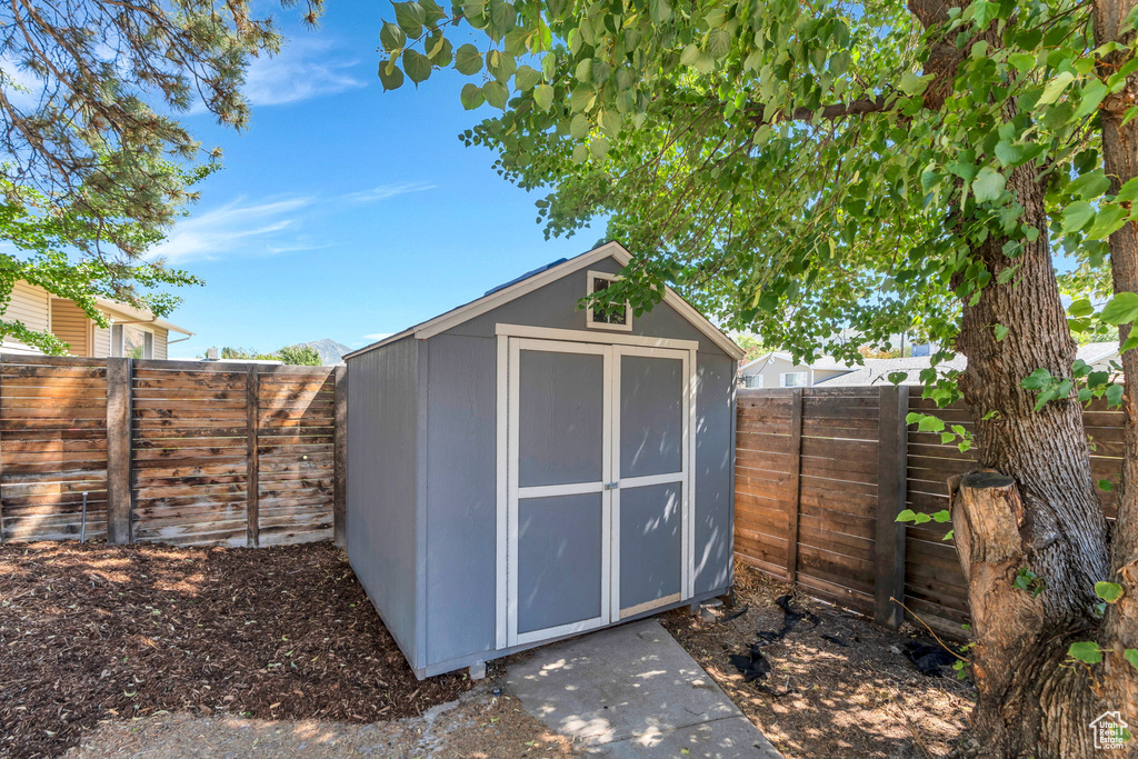 Photo 41 for MLS #2106247 at 2063 E Kane Cir