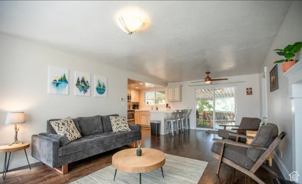 Photo 6 for MLS #2106247 at 2063 E Kane Cir