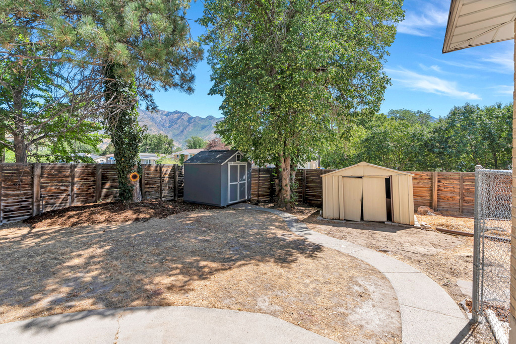 Photo 37 for MLS #2106247 at 2063 E Kane Cir