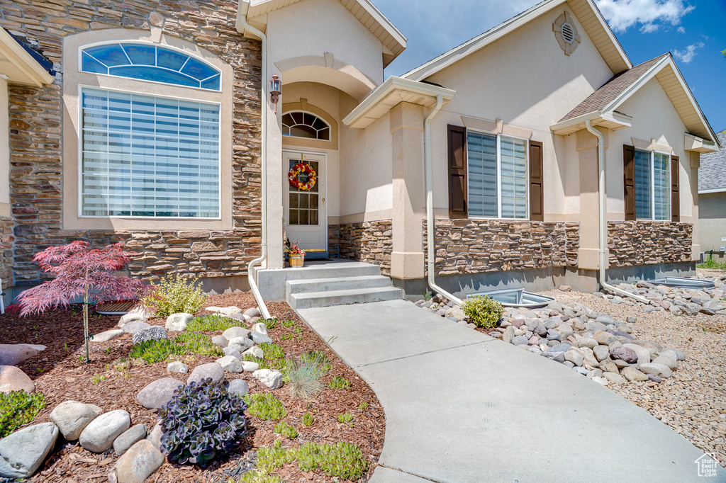 Photo 3 for MLS #2106257 at 676 S 620 East