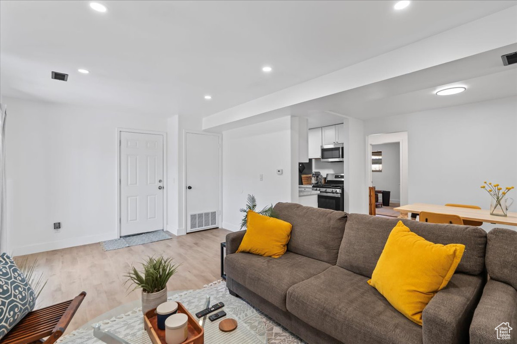 Photo 6 for MLS #2106277 at 415 E Creekside Cir #B