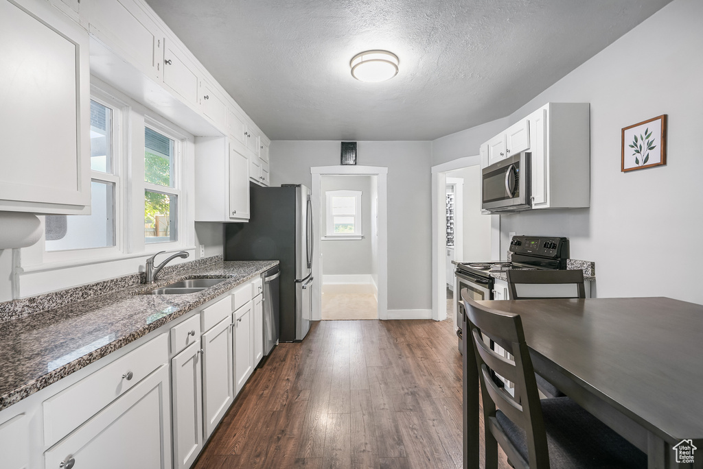 Photo 9 for MLS #2106296 at 2938 S Cyprus Ln