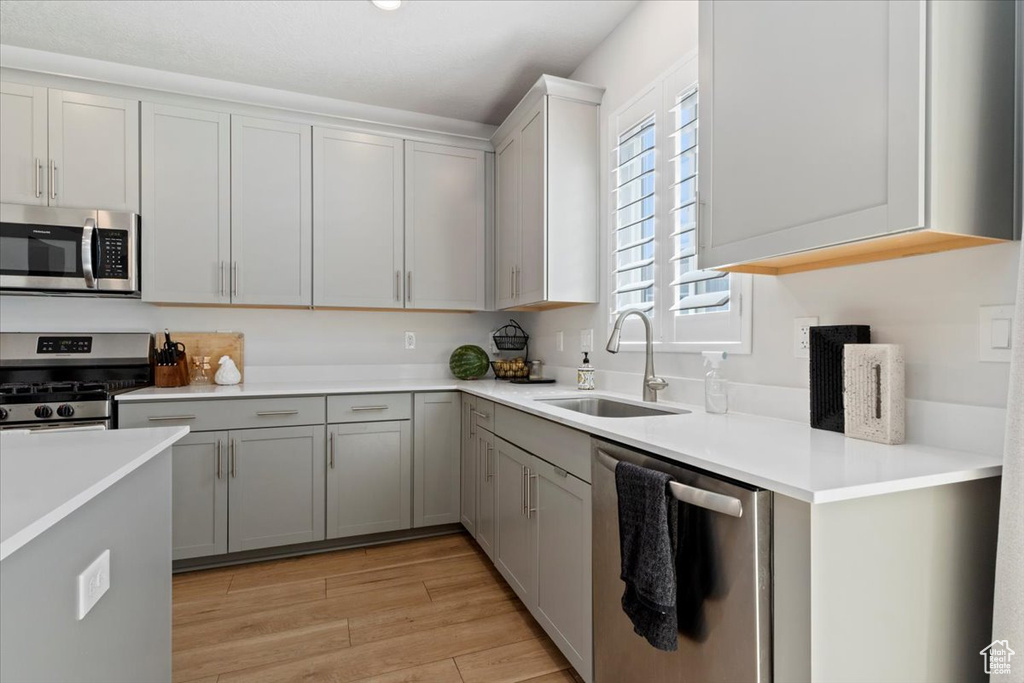 313 W SNOWBERRY DR Saratoga Springs, UT 84045